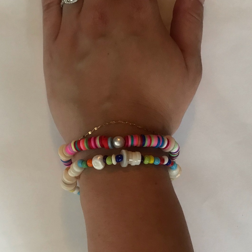 Multi Colorful Shell/Clay Bead Stretch Bracelet - Picture 5 of 5